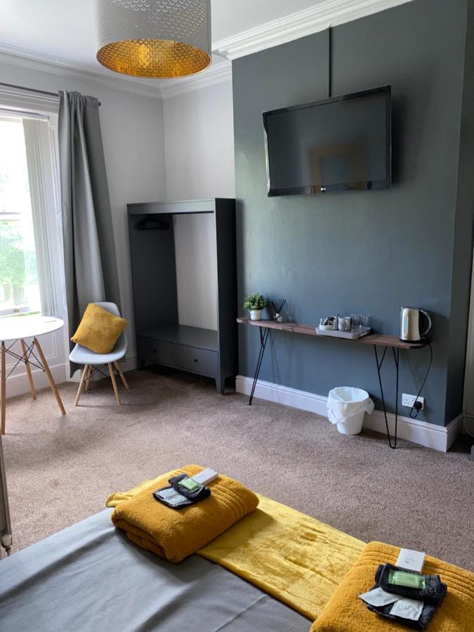 Hall Park Hotel Self Check In Workington Eksteriør billede