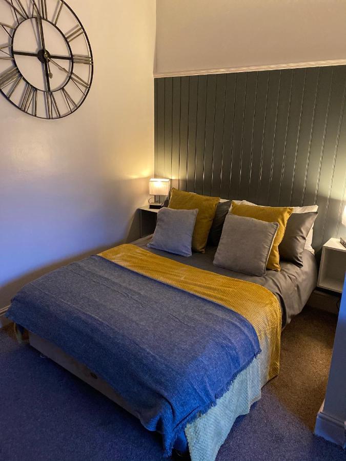 Hall Park Hotel Self Check In Workington Eksteriør billede