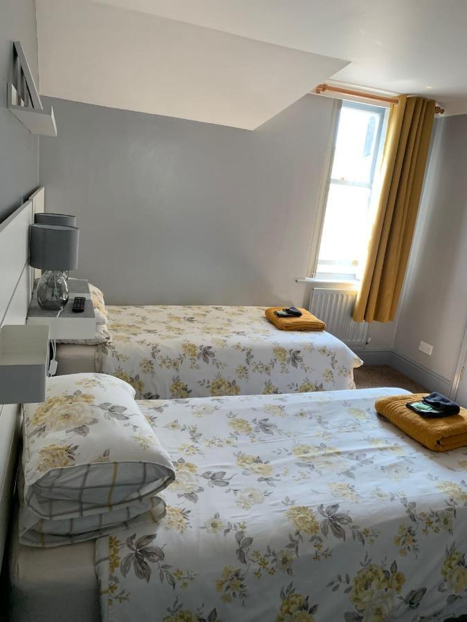 Hall Park Hotel Self Check In Workington Eksteriør billede